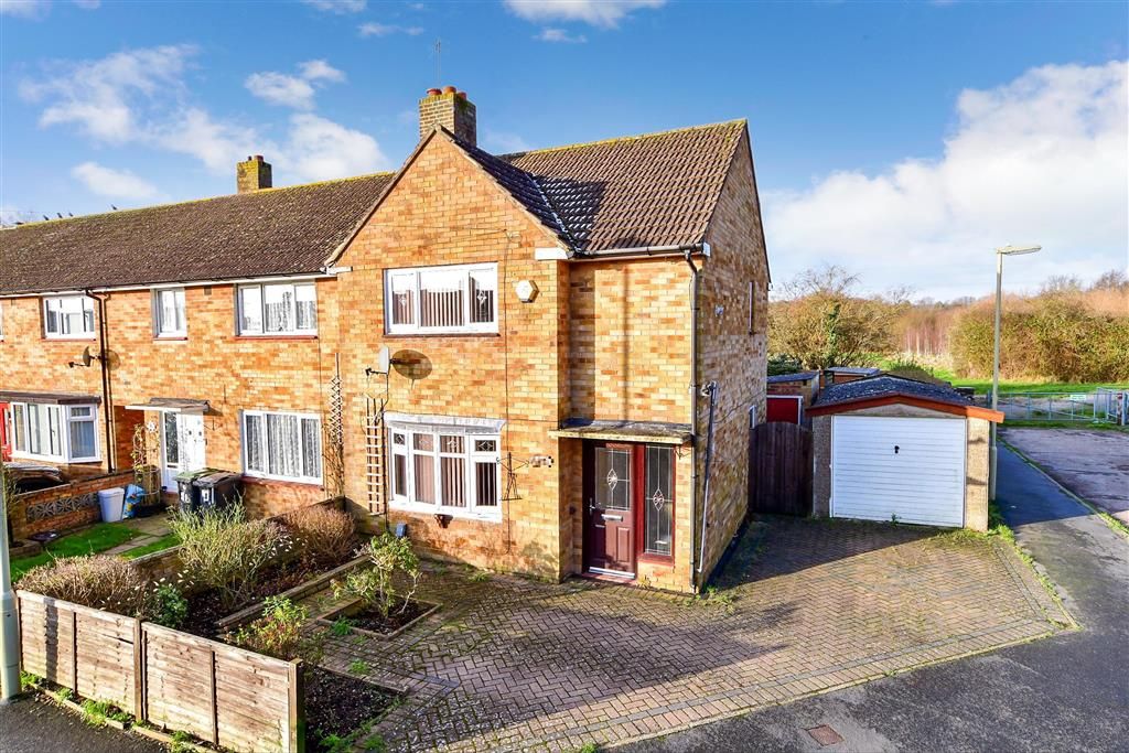 2 bed end terrace house for sale in Ramsdale Avenue, Havant, Hampshire