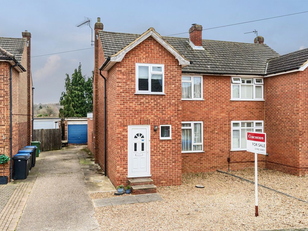 3 bed semidetached house for sale in Fullerton Close, Byfleet KT14, £