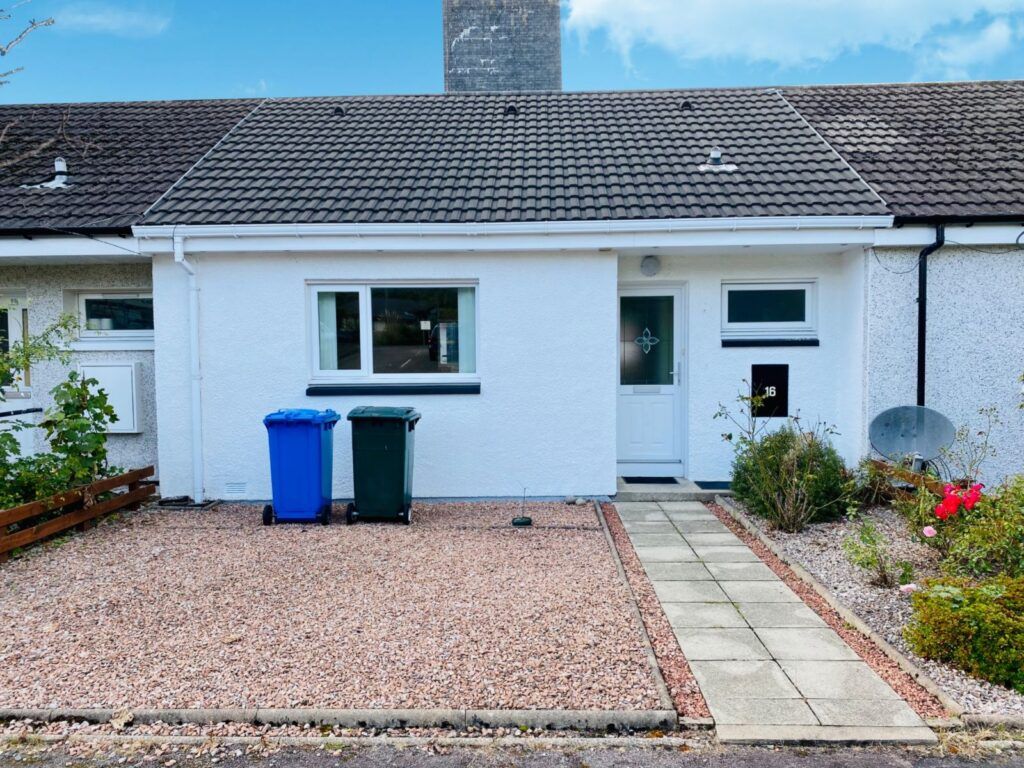 1 bed bungalow for sale in 16 Rowan Park, Lochgilphead, Argyll PA31, £