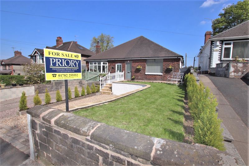 3 bed semidetached bungalow for sale in Tunstall Road, Knypersley