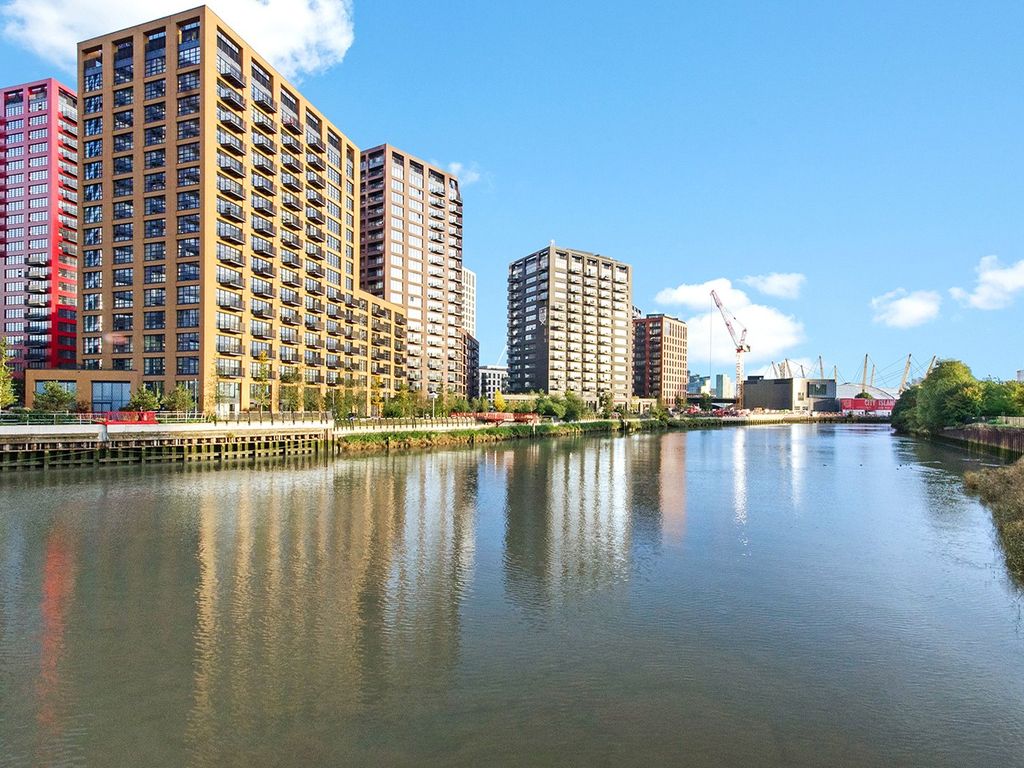 Lookout Lane, City Island E14  