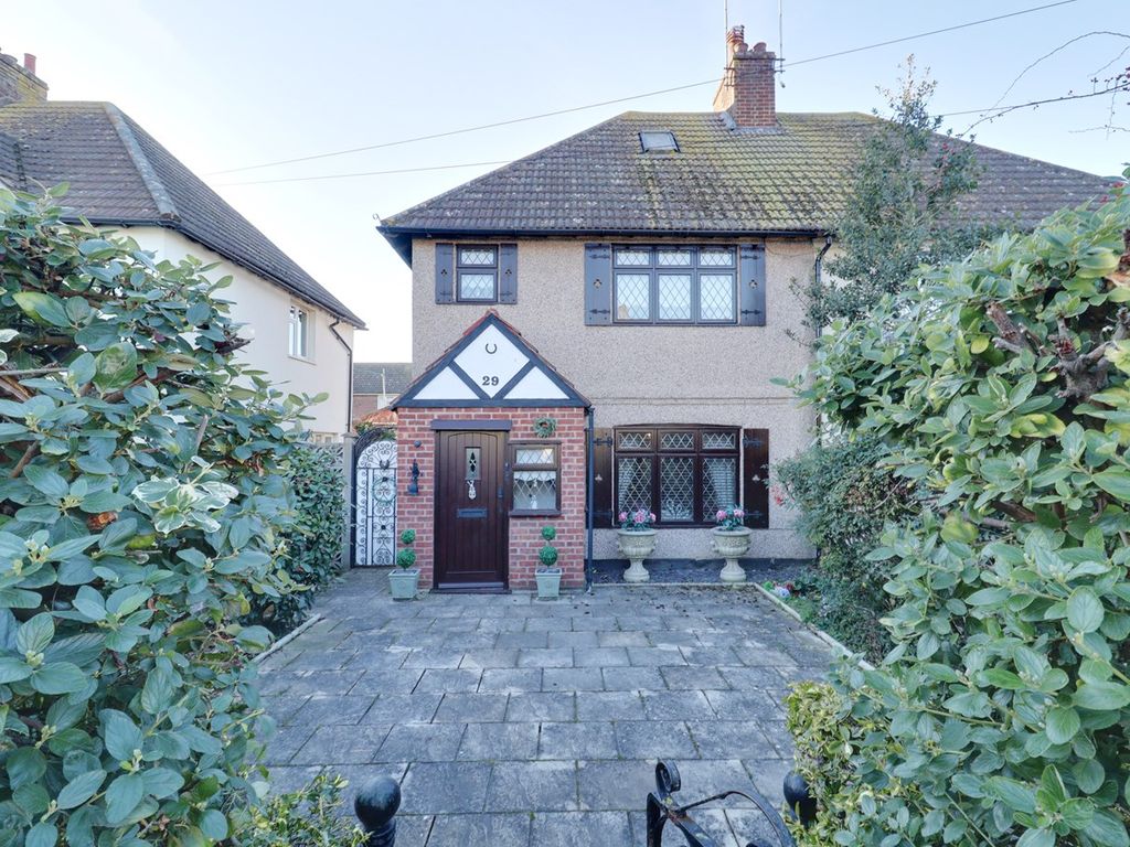 2 bed semidetached house for sale in Manor Road, Tilbury RM18, £