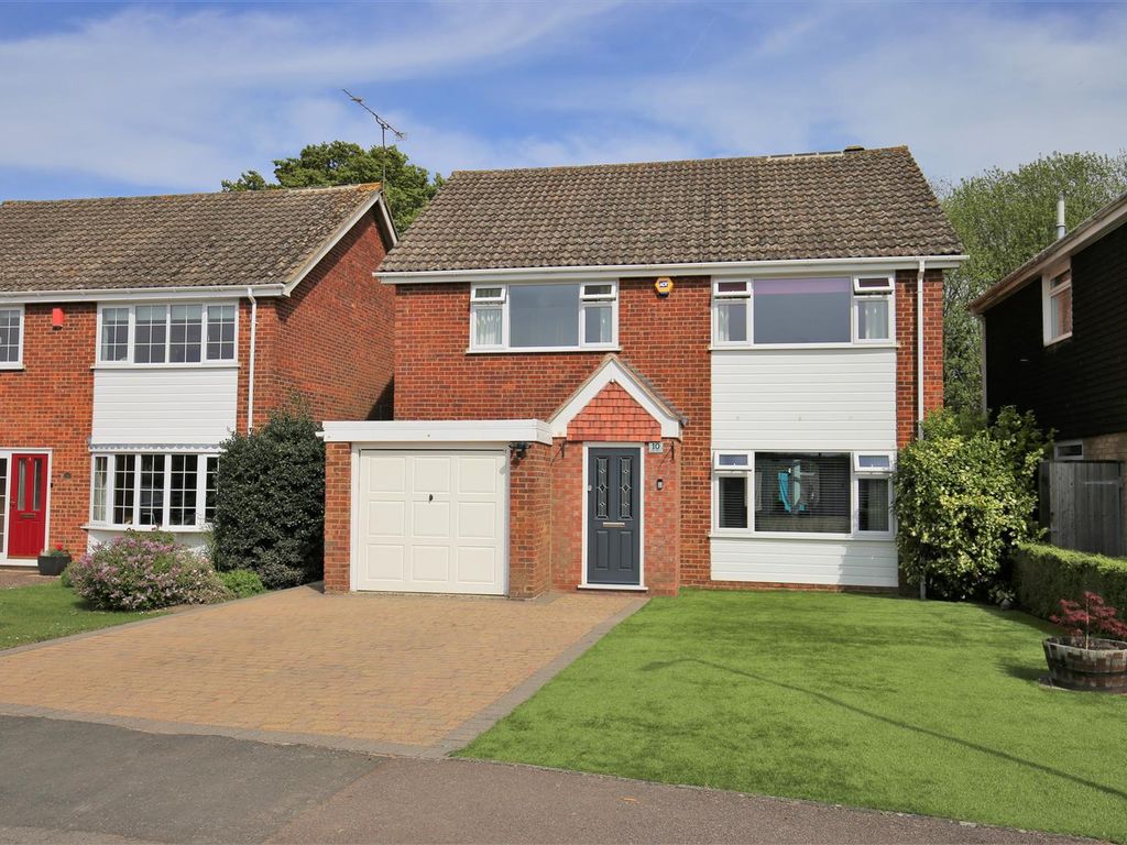 4 bed detached house for sale in The Moorings, College Avenue