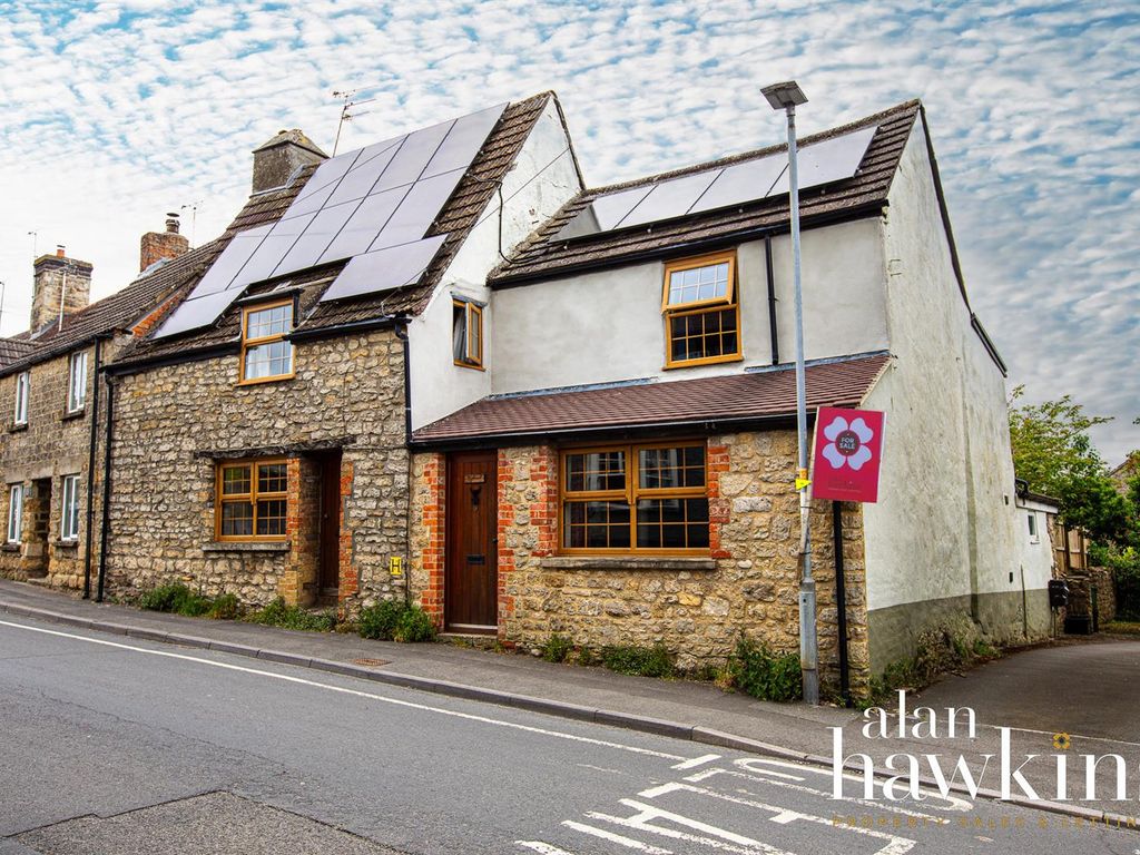 3 bed semidetached house for sale in High Street, Purton, Swindon SN5