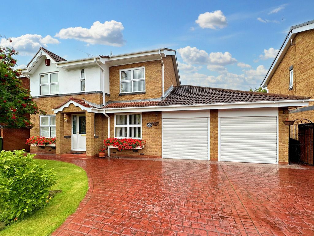4 bed detached house for sale in Parkside, Hebburn NE31, £365,000 Zoopla
