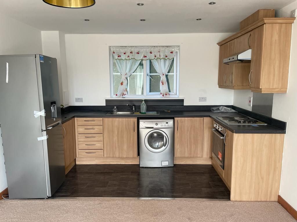 2 bed flat to rent in Kendal, Purfleet, Essex RM19, £1,400 pcm Zoopla