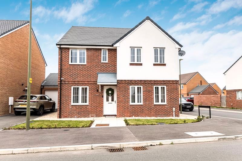 4 bed detached house for sale in Douglas Drive, Grove, Wantage OX12, £