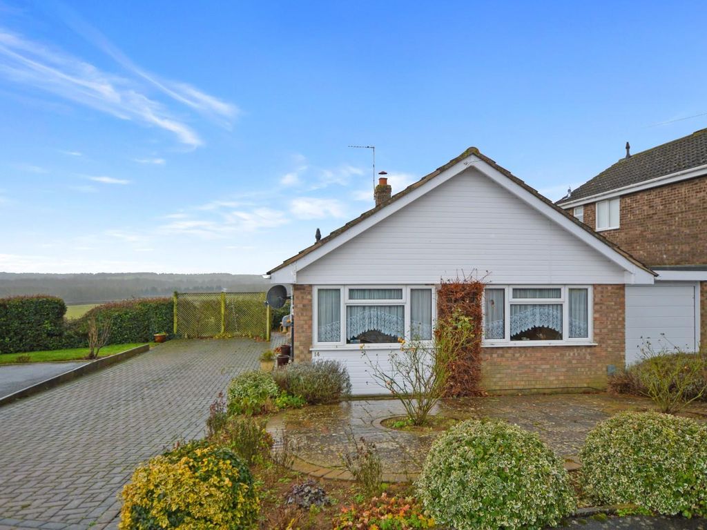2 bed detached bungalow for sale in Clare Close, Earls Barton