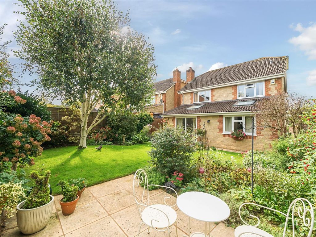 4 bed detached house for sale in Rye Gardens, Yeovil BA20, £450,000