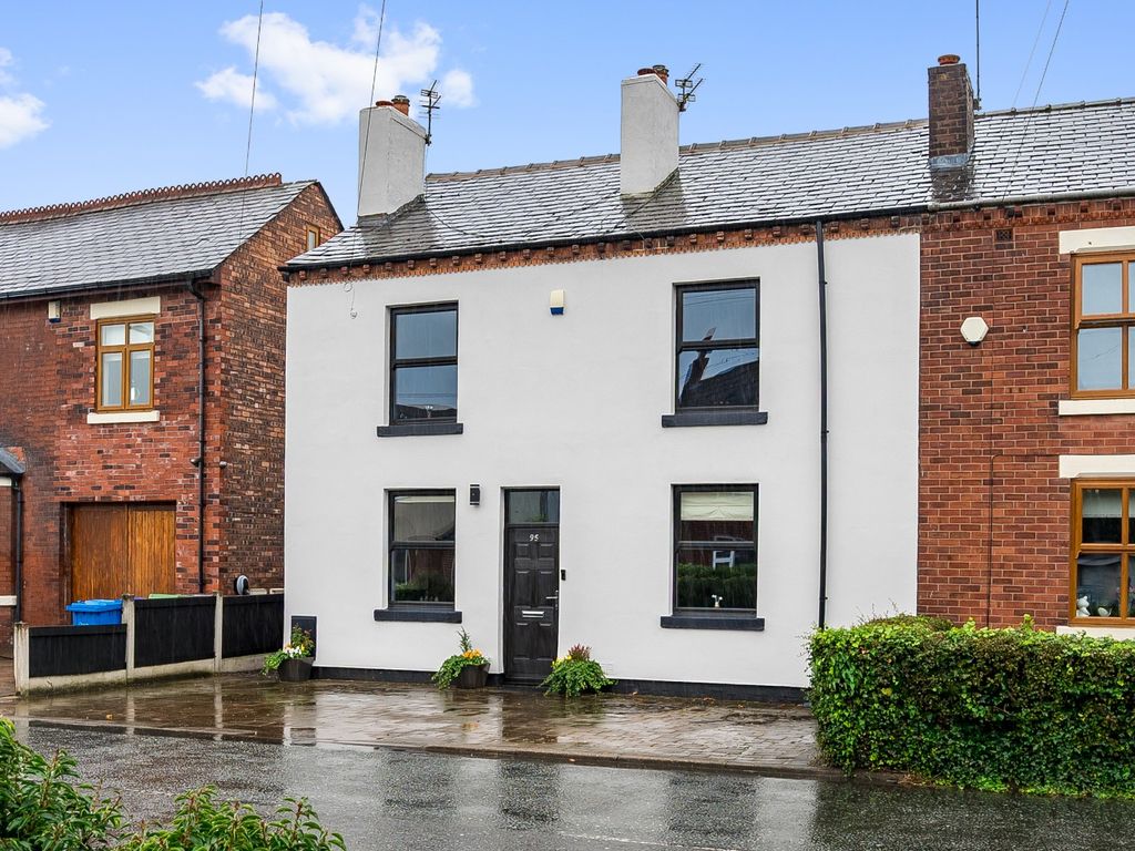 3 bed semidetached house for sale in Common Lane, Culcheth, Warrington