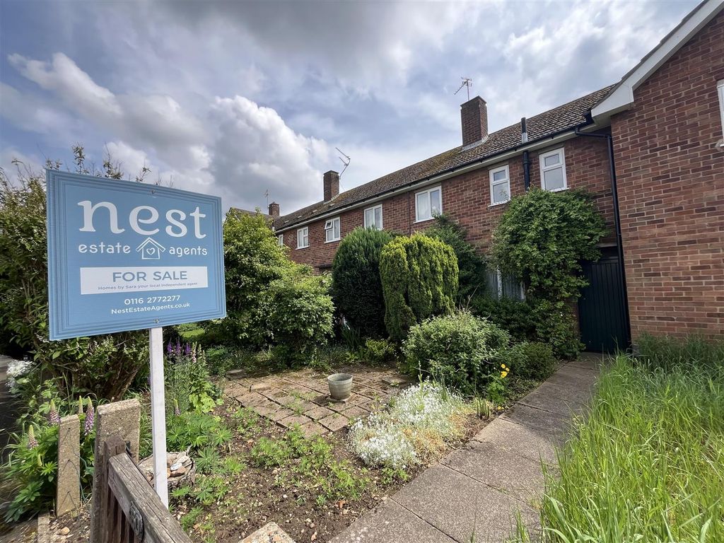 3 bed town house for sale in College Road, Whetstone, Leicester LE8, £