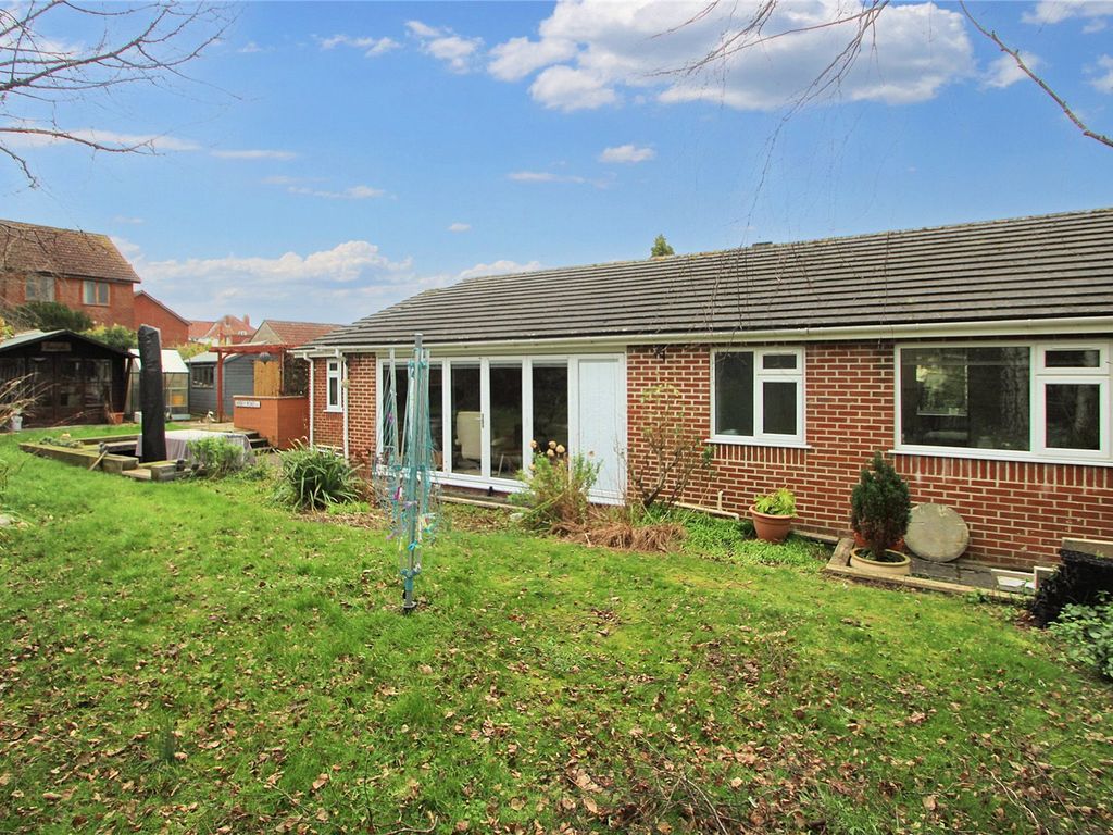 3 bed bungalow for sale in Kings Head Lane, Uplands, Bristol BS13, £