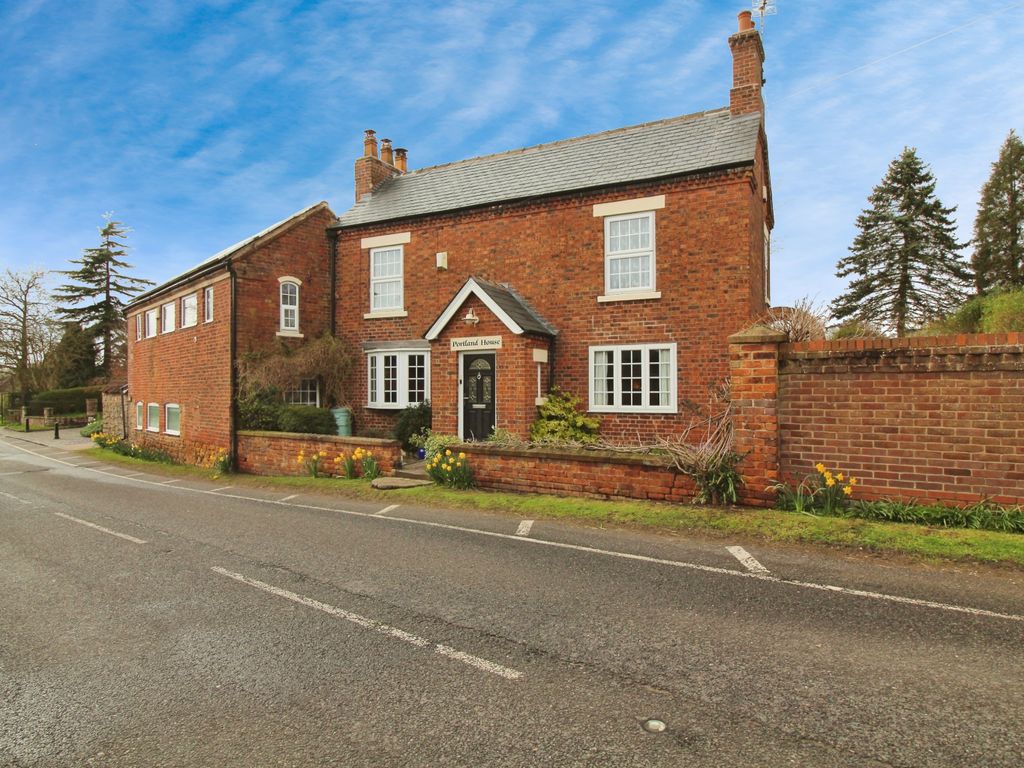 6 bed detached house for sale in Salmon Lane, Annesley Woodhouse NG17