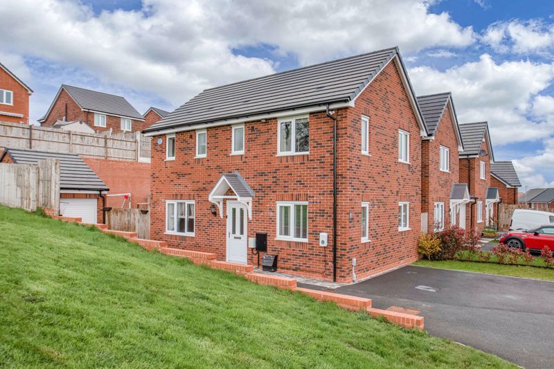 3 bed detached house for sale in Ingram Close, Brockhill, Redditch B97