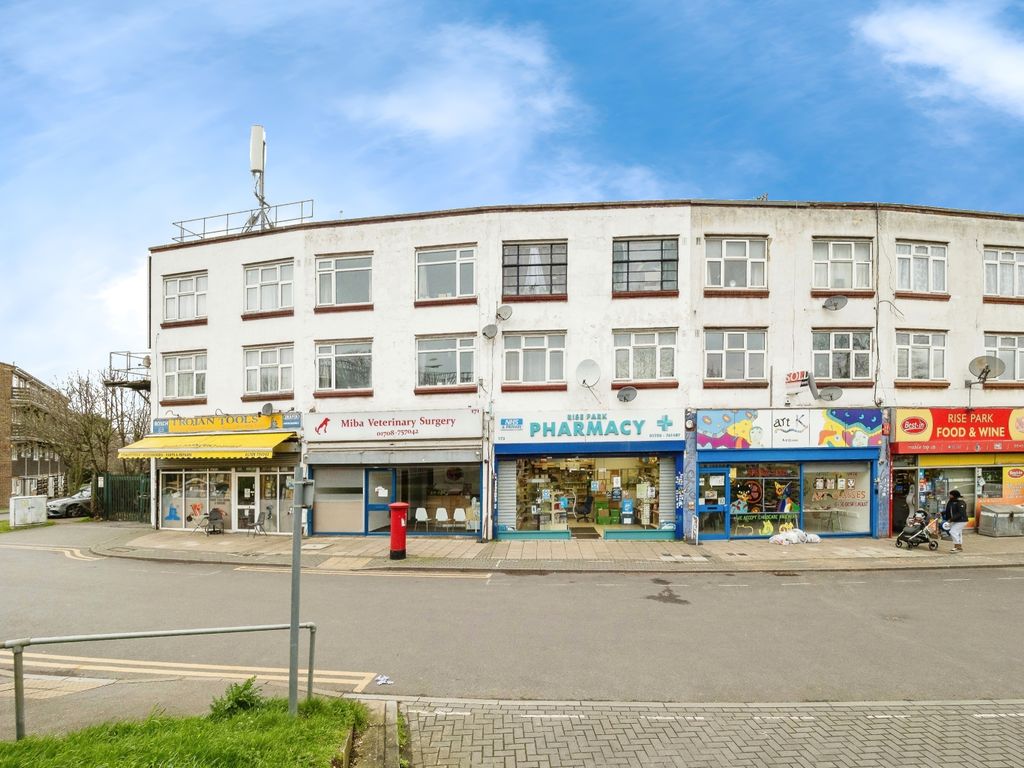 2 bed flat for sale in Rise Park Parade, Eastern Avenue East, Romford