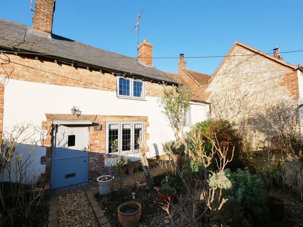 2 bed property for sale in Littleworth Road, Benson, Wallingford OX10