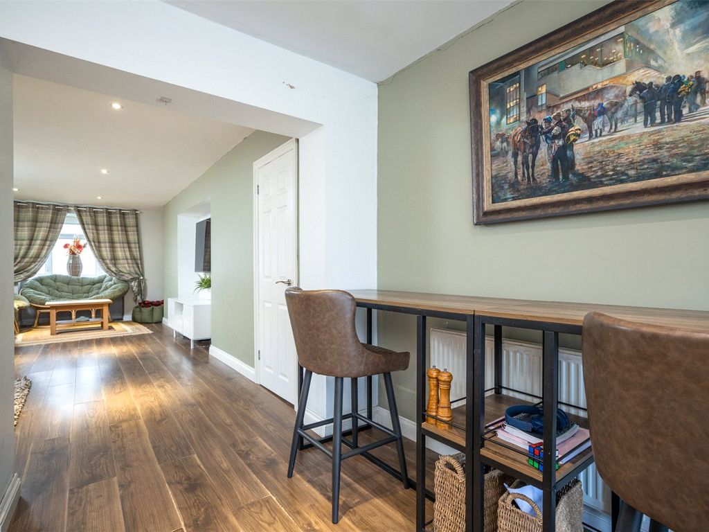 3 bed semidetached house for sale in Bath Road, Thatcham, Berkshire