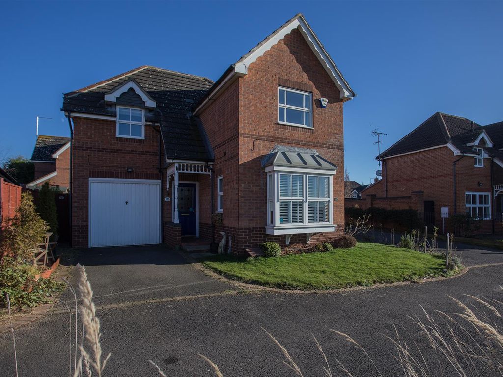 3 bed detached house for sale in Birchen Close, Hampton Hargate