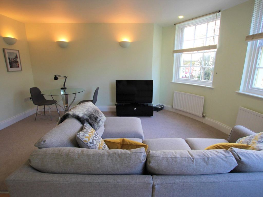 1 bed flat to rent in Alexander Terrace, Worthing, West Sussex BN11