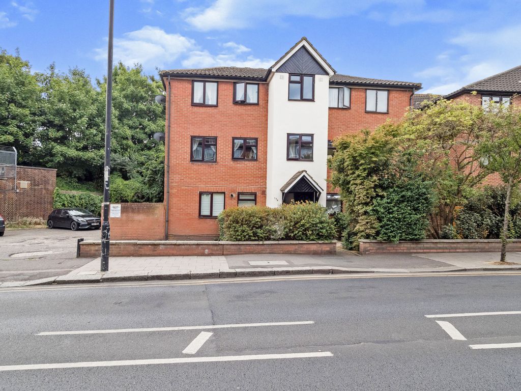 1 bed flat for sale in New North Road, Ilford IG6 Zoopla