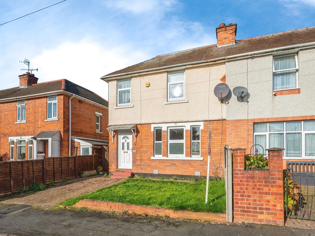 3 bed semidetached house for sale in Birch Avenue, Worcester WR4, £