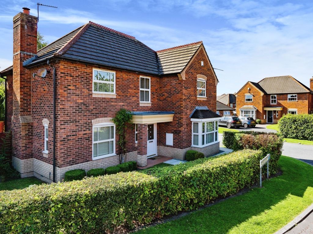 4 bed detached house for sale in Chesterton Drive, Warrington WA2, £550,000 Zoopla
