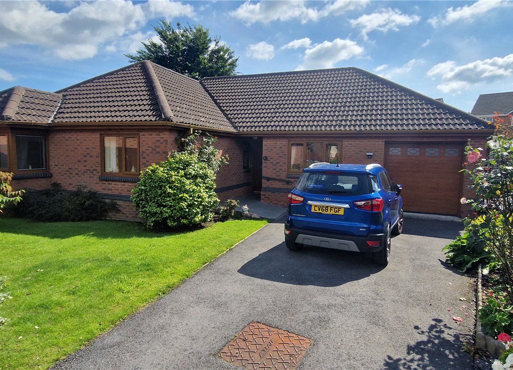 3 bed bungalow for sale in Coed Y Bwlch, Bynea, Llanelli, Carmarthenshire SA14, £310,000 Zoopla