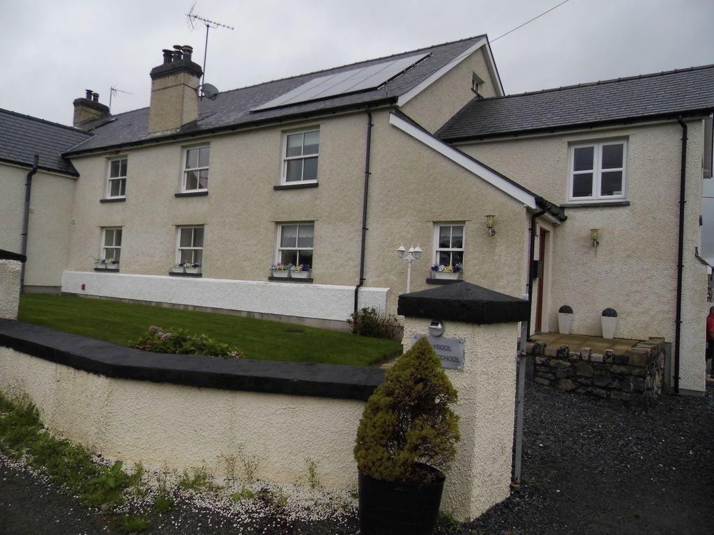 3 bed semidetached house to rent in Pandy Tudor, Abergele LL22, £1,250