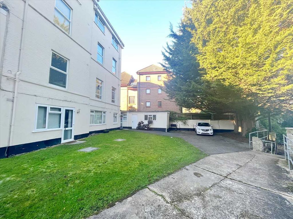 Fernmount, 2 Suffolk Road, Bournemouth BH2