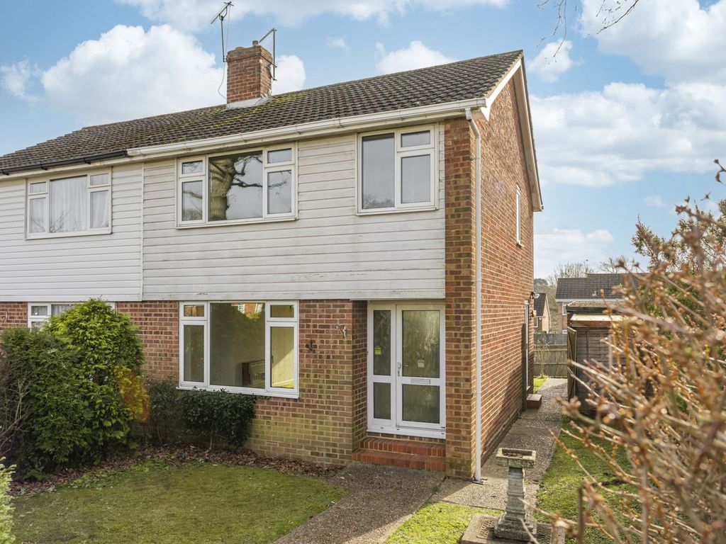 3 bed semidetached house for sale in Garden Wood Road, East Grinstead