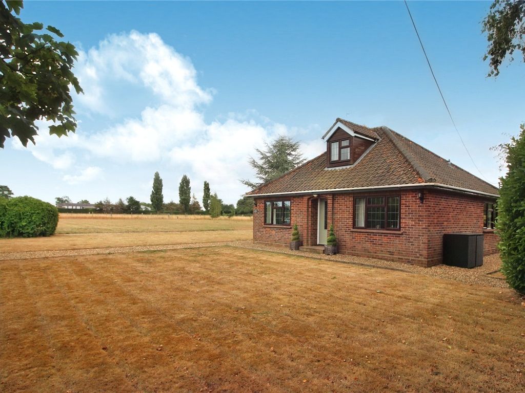 4 bed bungalow for sale in Bungay Road, Hempnall, Norwich, Norfolk NR15
