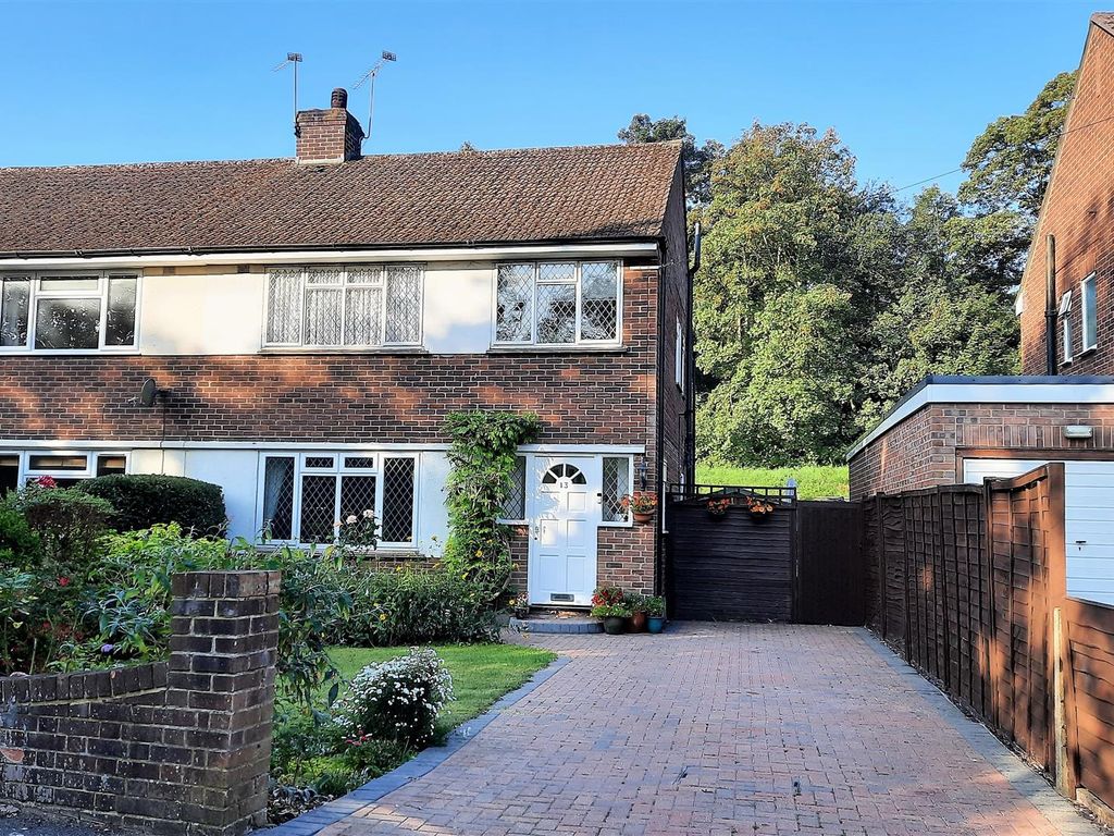 3 bed semidetached house for sale in Hoddesdon Road, Stanstead Abbotts