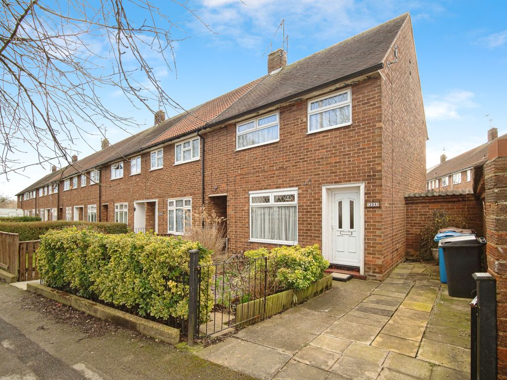 3 bed end terrace house for sale in Shannon Road, Hull HU8, £90,000