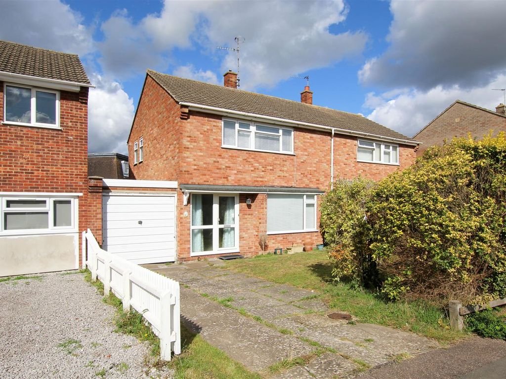 3 bed semidetached house to rent in Greystoke Road, Cherry Hinton
