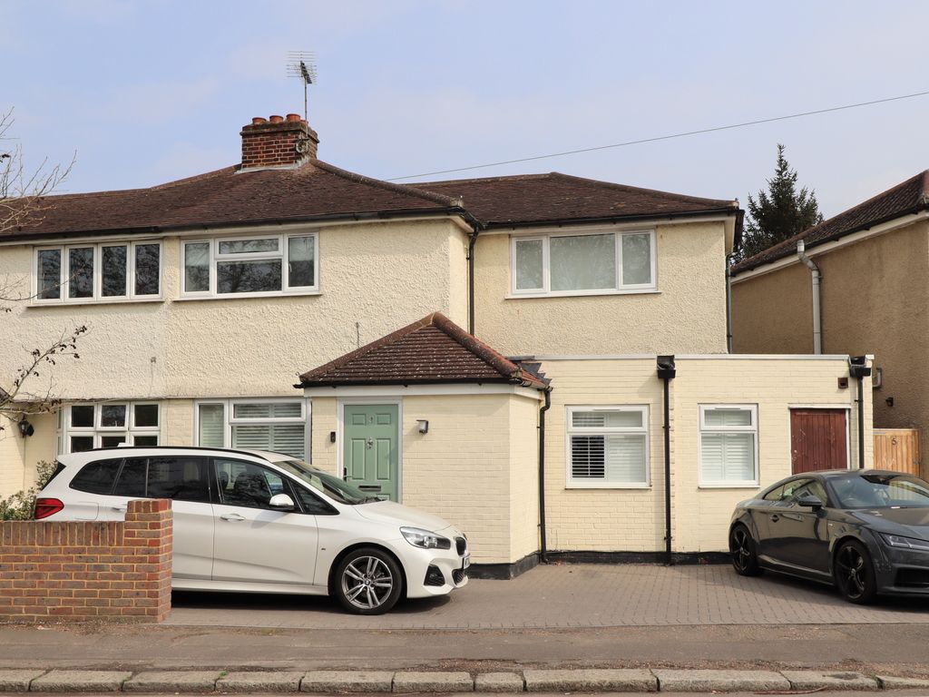 3 bed semidetached house for sale in Thrupps Lane, Hersham, Surrey