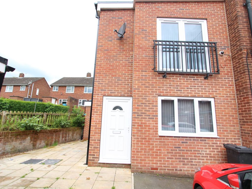 1 bed flat to rent in Littlemoor Centre, Chesterfield S41, £650 pcm