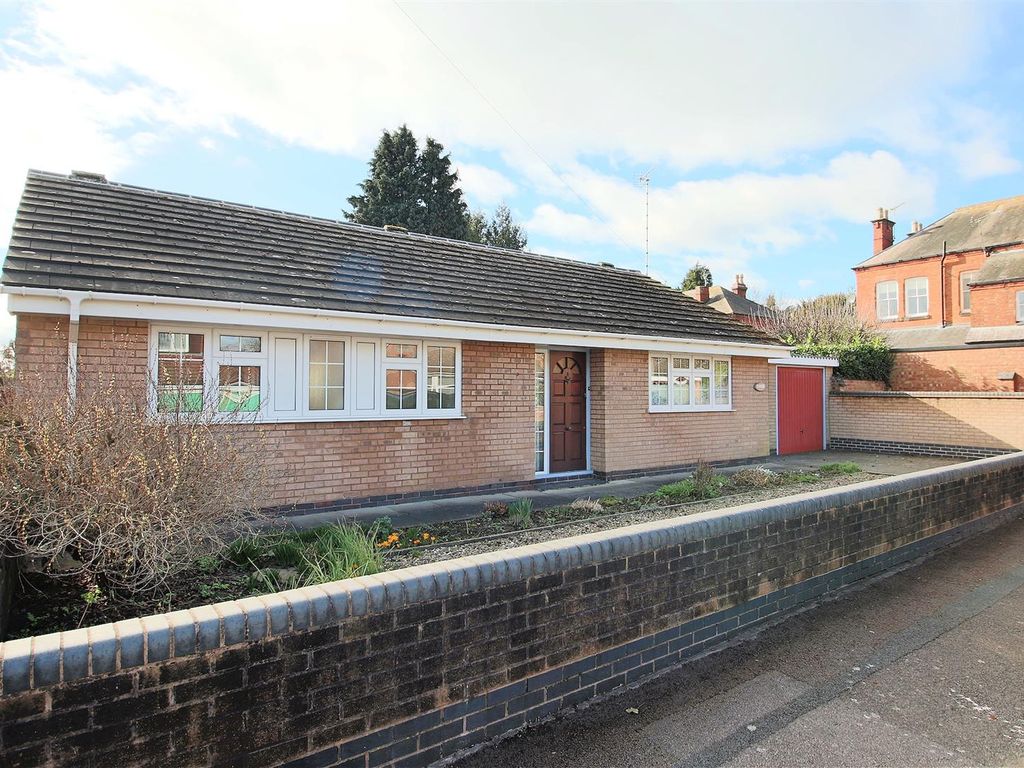 3 bed detached bungalow for sale in Alexandra Street, Narborough