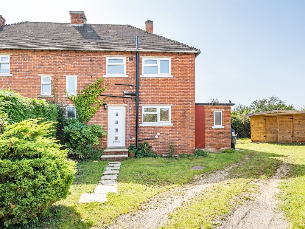 3 bed semidetached house for sale in Downfield Road, Waltham St. Lawrence, Reading RG10, £