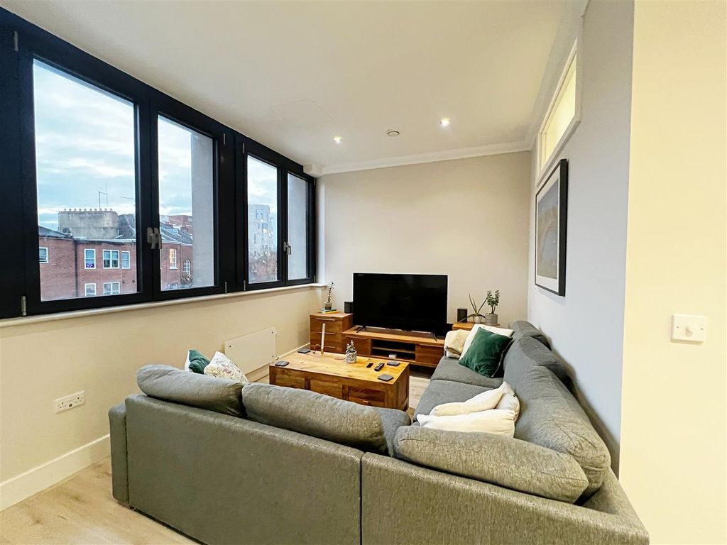 2 bed flat for sale in Sentinel House, Norwich NR1, £200,000 - Zoopla