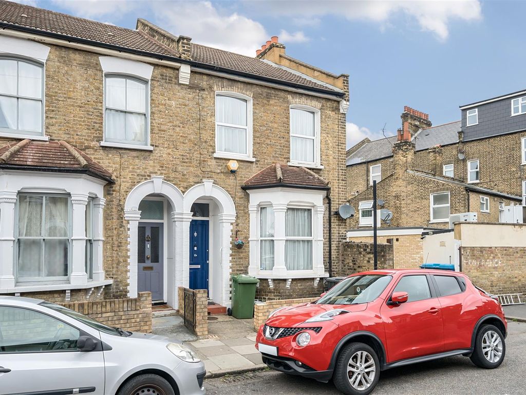 4 bed end terrace house for sale in Alloa Road, London SE8, £800,000