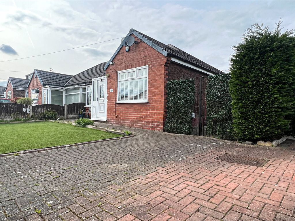 2 bed semidetached bungalow for sale in Alan Avenue, Failsworth