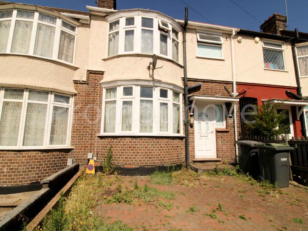 3 bed property to rent in Beechwood Road, Leagrave, Luton LU4, £1,550