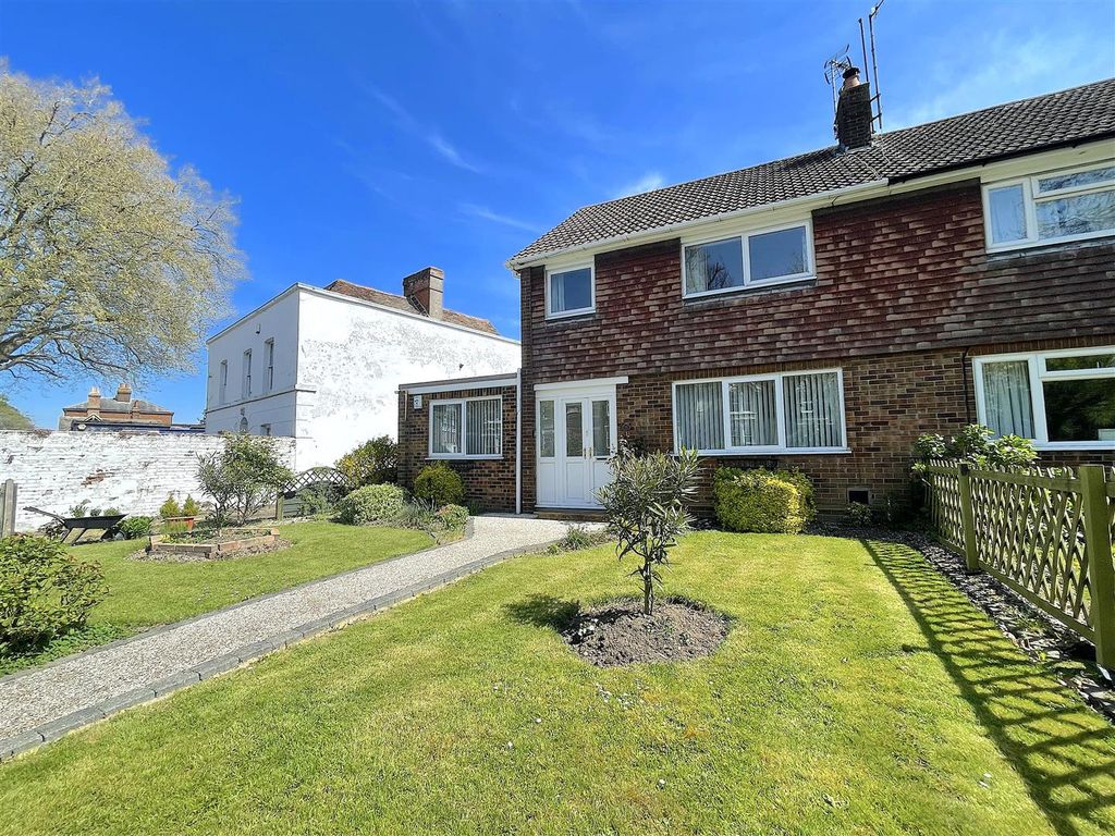 3 bed semidetached house for sale in The Mall, Faversham ME13 Zoopla