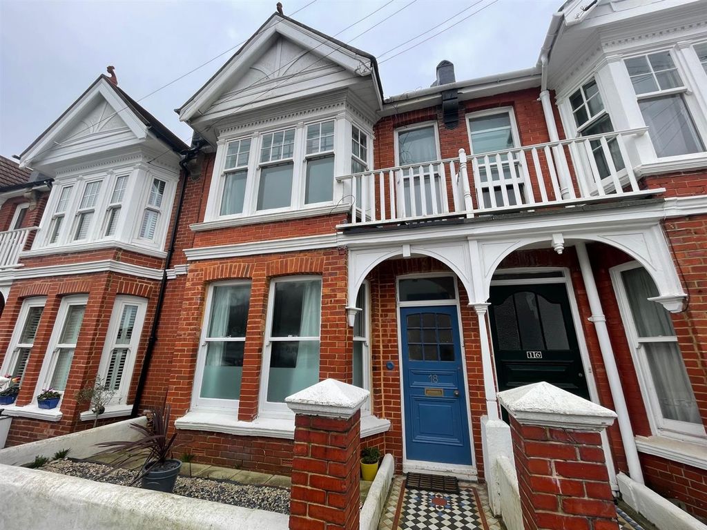 4 bed terraced house to rent in Matlock Road, Brighton BN1, £3,000 pcm