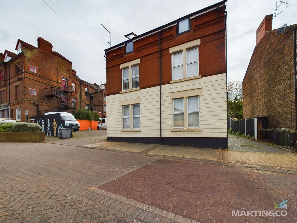 2 bed flat to rent in Waterloo Road, New Brighton, Wallasey CH45 Zoopla