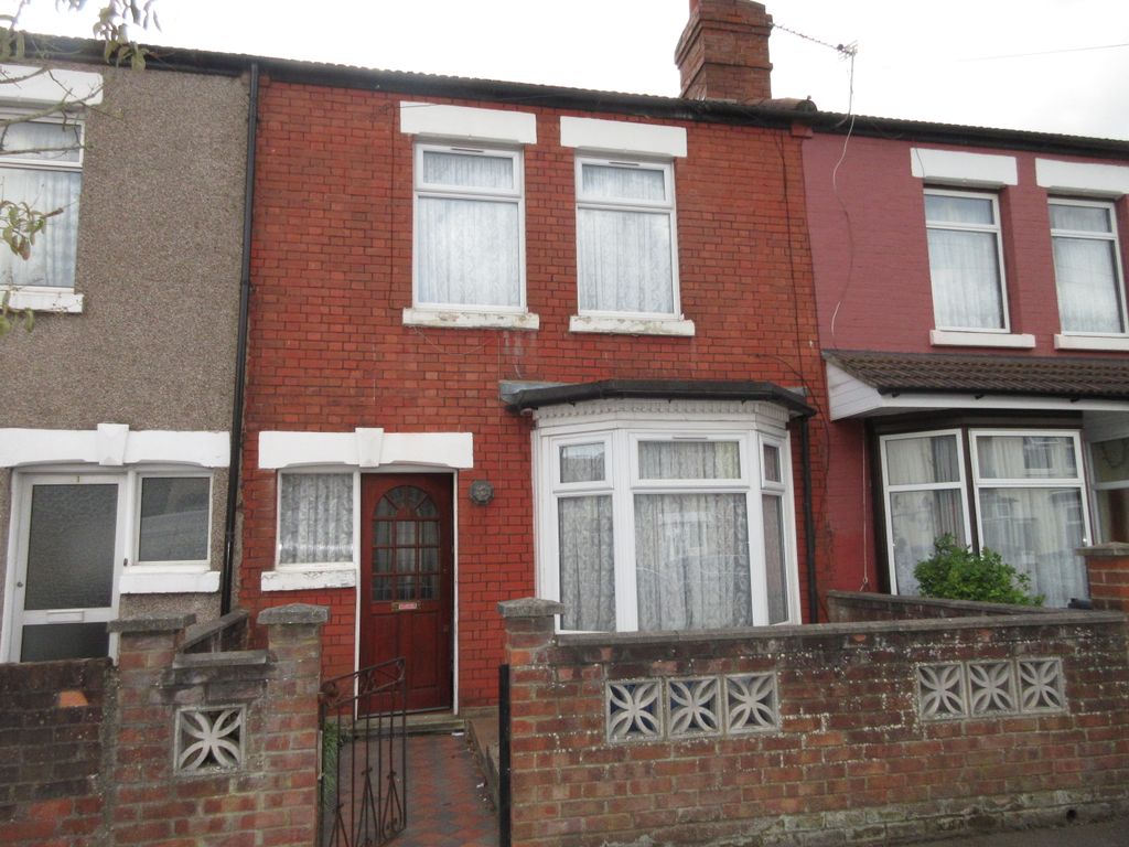 3 bed terraced house for sale in Balfour Road, Southall, Middlesex UB2