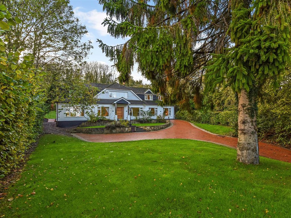 6 bed detached house for sale in Southdown Road, Horndean