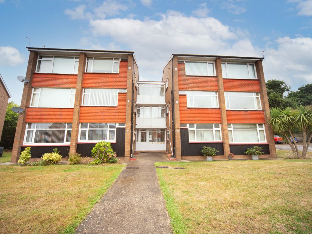 2 bed flat to rent in Chulmleigh Close, Rumney, Cardiff CF3, £850 pcm