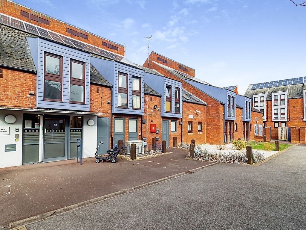 1 bed flat for sale in Wycliffe End, Aylesbury HP19 Zoopla