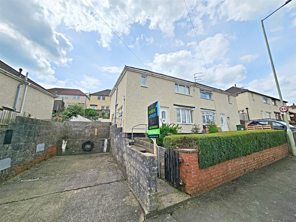 3 bed semidetached house for sale in Cefn Lane, Glyncoch, Pontypridd